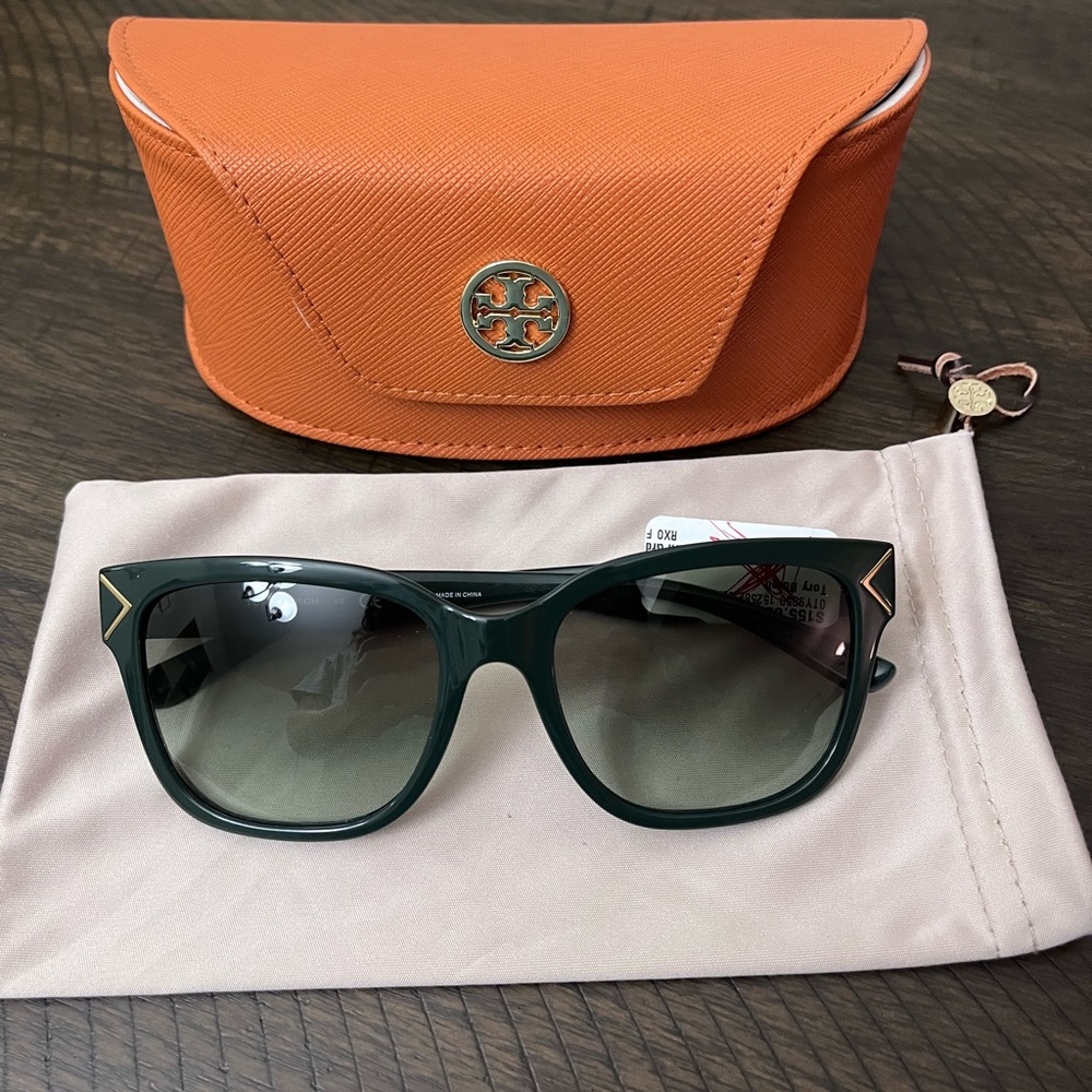 ‼️NWT‼️ Brand new Tory Burch sunglasses😎